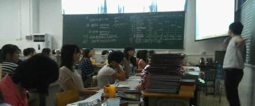 用友鳎展公司与省轻工探讨校企合作