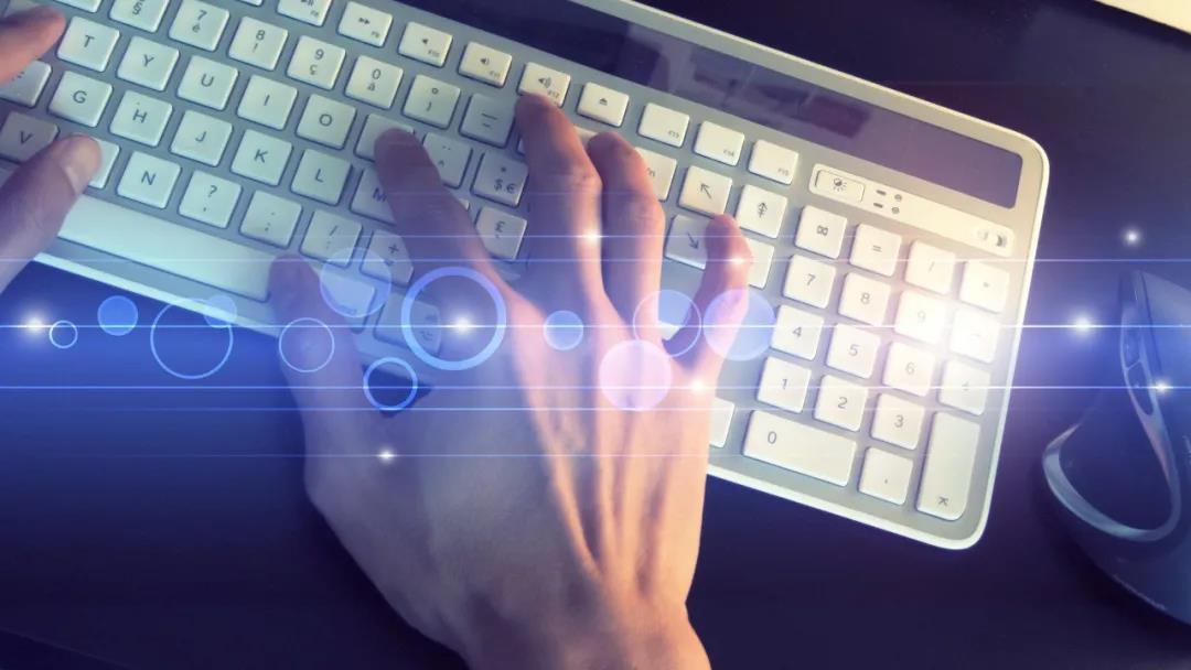 用友税务：员工拿以前年度的发票报销，会计和税务该如何处理？